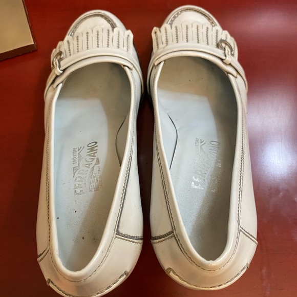 Ferragamo shoe heel, size 9C - Picture 4 of 6